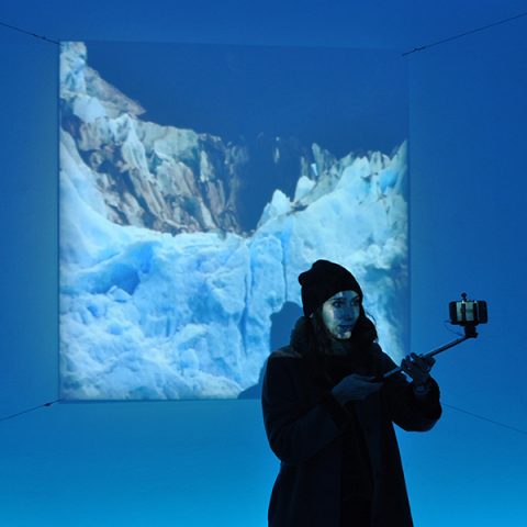 Interactive installation around the temporal experience developed as part of the Institut Français residency at the Perito Moreno glacier

Solo exhibition: La Galerie d'Architecture, Paris, 2017 and Listastofan Gallery, Reykjavik, 2018

Group exhibition: Fase 7 [Digital Art festival], Buenos Aires, 2015 and MeCCSA 2020 at University of Brighton Gallery, 2020

Team

Interaction program: Sylvie Tissot • Sound design: Xavier Collet • Light design: Françoise Diraison
Texts: Lionel Lemire • Assistants : Marion Autuori, Martin Detoeuf, Pauline Laplaige, Julie Soulat, Marike Thery, Robin Thomas